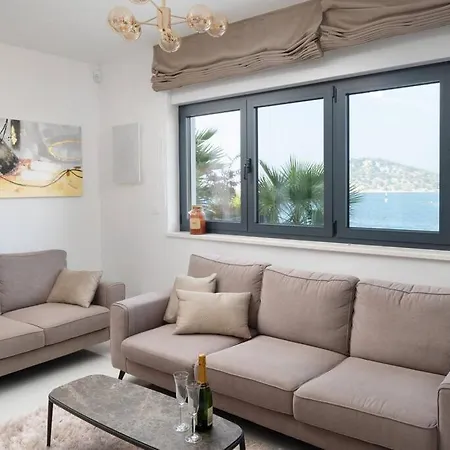 Villa New ! Palm Bay 1 & 2 With Two Heated Pool - Near Sea