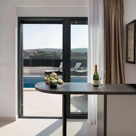 Villa New ! Palm Bay 1 & 2 With Two Heated Pool - Near Sea *