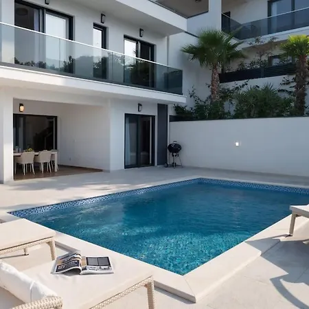 New ! Palm Bay 1 & 2 With Two Heated Pool - Near Sea *