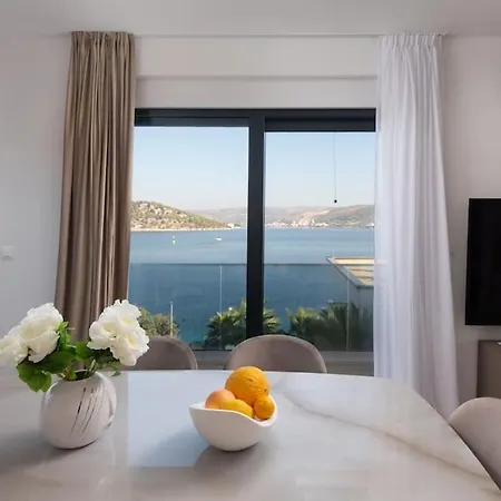 New ! Palm Bay 1 & 2 With Two Heated Pool - Near Sea