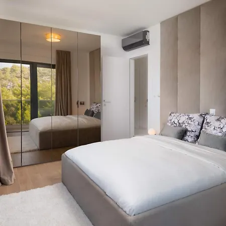 New ! Palm Bay 1 & 2 With Two Heated Pool - Near Sea