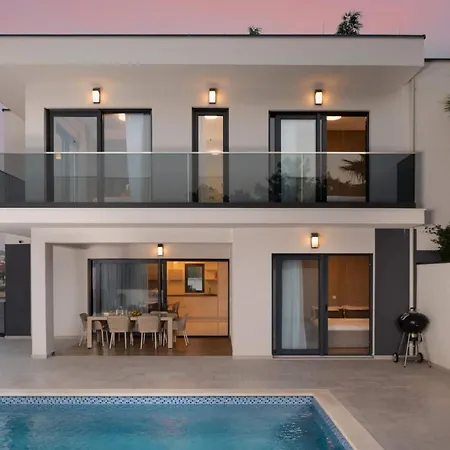 Villa New ! Palm Bay 1 & 2 With Two Heated Pool - Near Sea