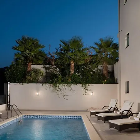 Villa New ! Palm Bay 1 & 2 With Two Heated Pool - Near Sea *