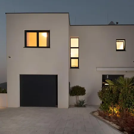 New ! Palm Bay 1 & 2 With Two Heated Pool - Near Sea