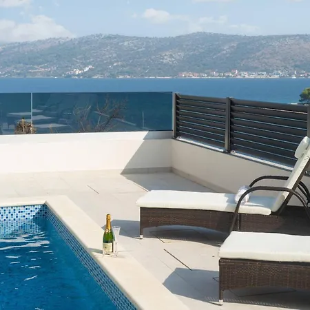 Villa New ! Palm Bay 1 & 2 With Two Heated Pool - Near Sea Ražanj