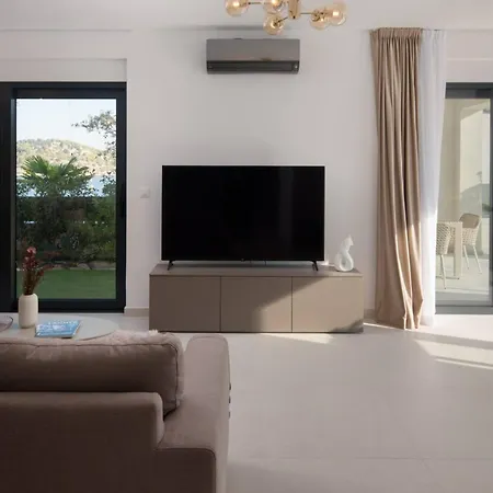 Villa New ! Palm Bay 1 & 2 With Two Heated Pool - Near Sea