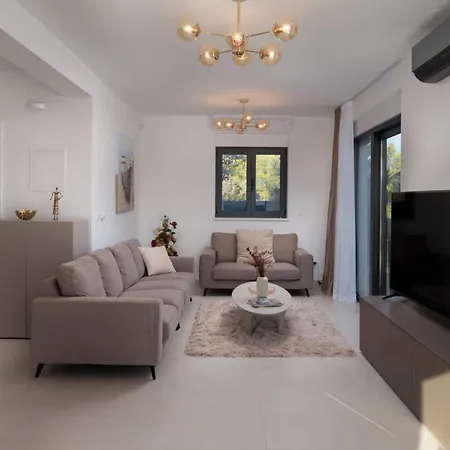 Villa New ! Palm Bay 1 & 2 With Two Heated Pool - Near Sea Ražanj