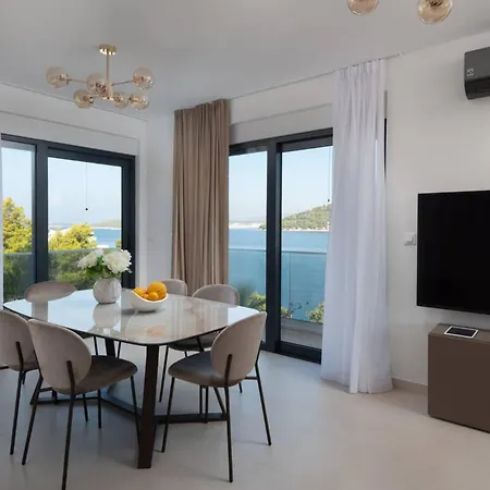 New ! Palm Bay 1 & 2 With Two Heated Pool - Near Sea