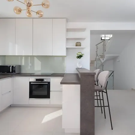New ! Palm Bay 1 & 2 With Two Heated Pool - Near Sea *