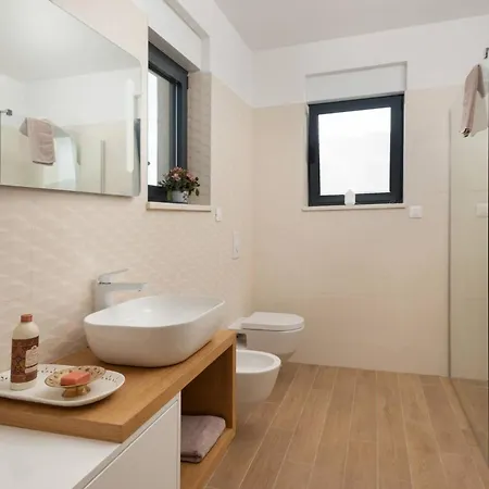 Villa New ! Palm Bay 1 & 2 With Two Heated Pool - Near Sea