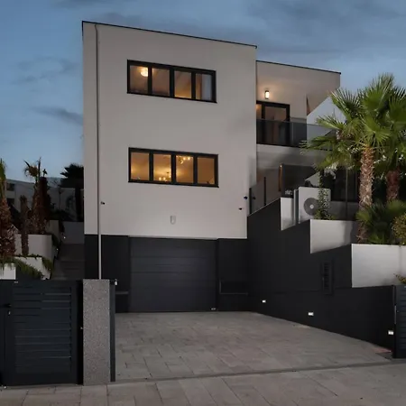 Villa New ! Palm Bay 1 & 2 With Two Heated Pool - Near Sea *