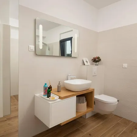 New ! Palm Bay 1 & 2 With Two Heated Pool - Near Sea *