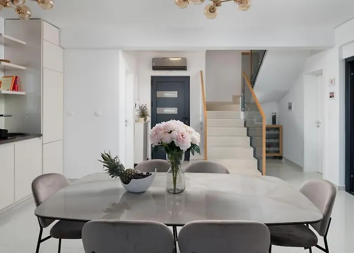 New ! Palm Bay 1 & 2 With Two Heated Pool - Near Sea וילה *