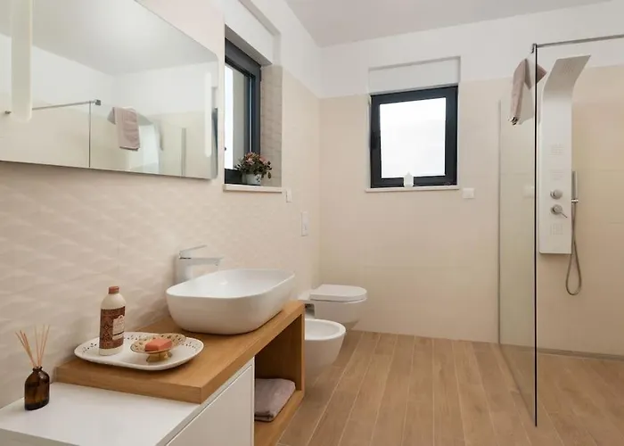 New ! Palm Bay 1 & 2 With Two Heated Pool - Near Sea *