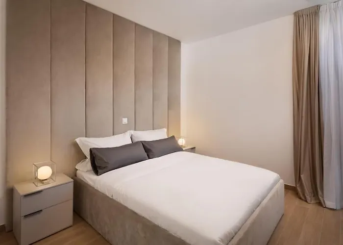 New ! Palm Bay 1 & 2 With Two Heated Pool - Near Sea וילה Ražanj