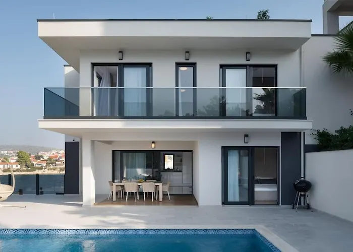 Villa New ! Palm Bay 1 & 2 With Two Heated Pool - Near Sea Ražanj