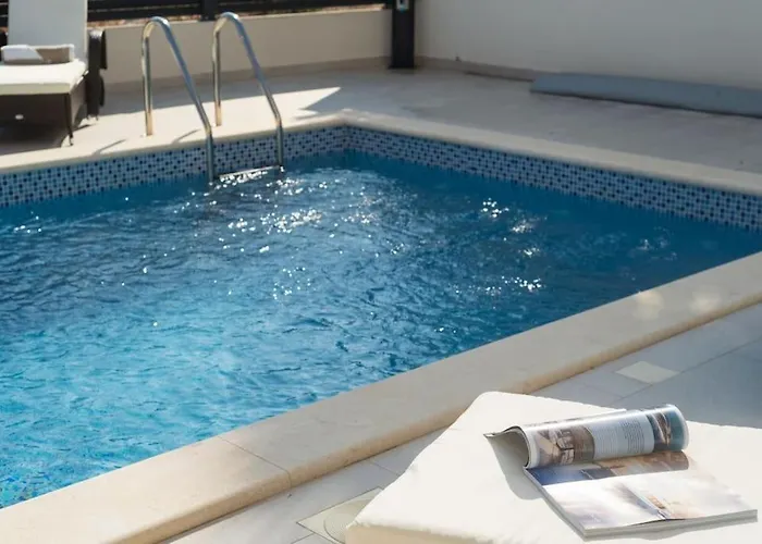 New ! Palm Bay 1 & 2 With Two Heated Pool - Near Sea