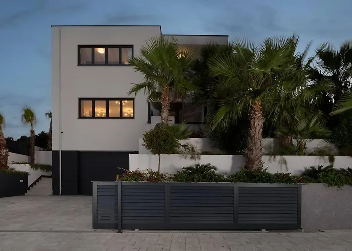 Villa New ! Palm Bay 1 & 2 With Two Heated Pool - Near Sea Ražanj