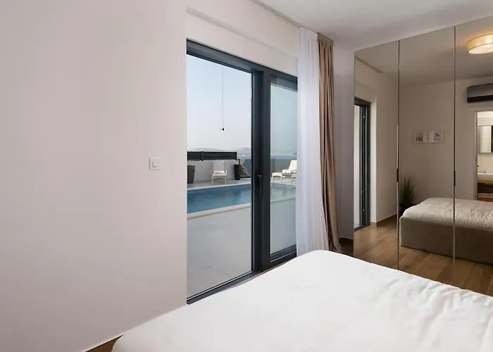 New ! Palm Bay 1 & 2 With Two Heated Pool - Near Sea Villa