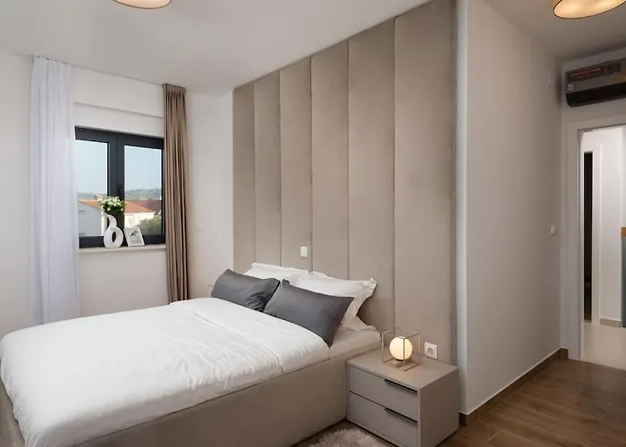 Villa New ! Palm Bay 1 & 2 With Two Heated Pool - Near Sea Ražanj