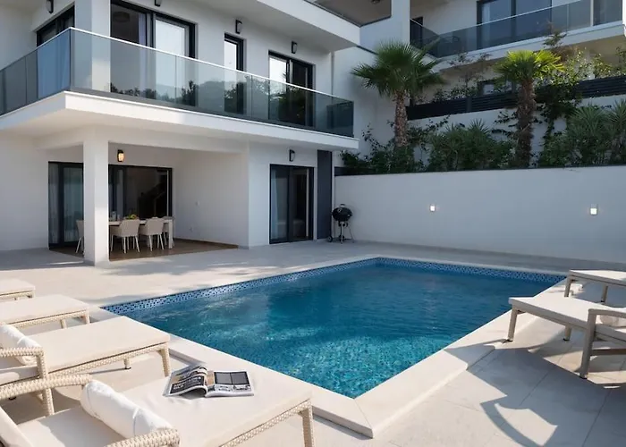 New ! Palm Bay 1 & 2 With Two Heated Pool - Near Sea *