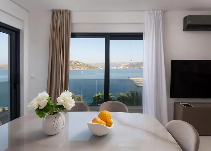 New ! Palm Bay 1 & 2 With Two Heated Pool - Near Sea